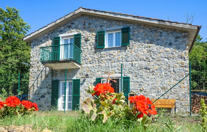 Amazing Home in Framura With Jacuzzi, Wifi and 2 Bedrooms - Image 1