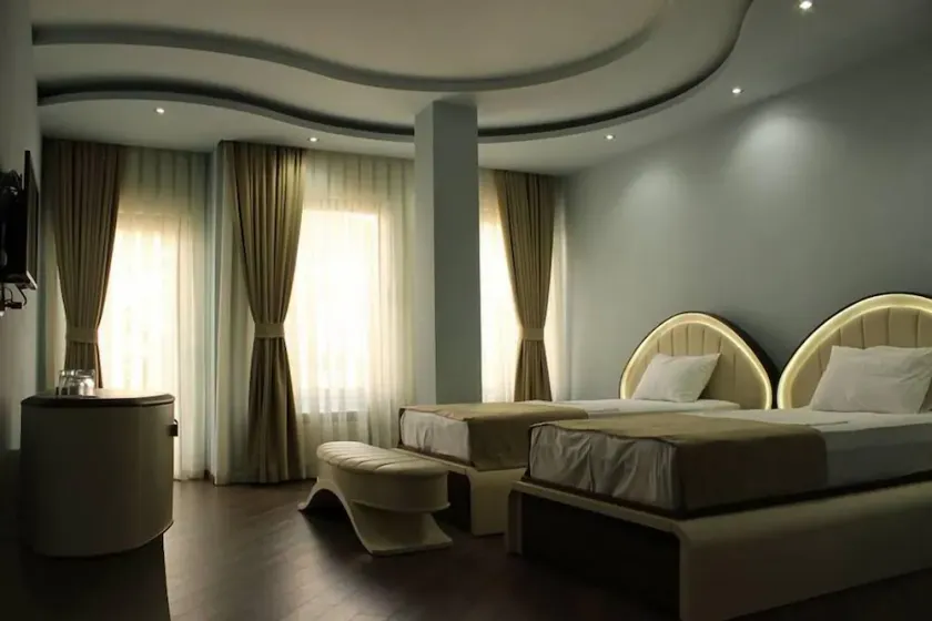 Light Palace Hotel - Image 1