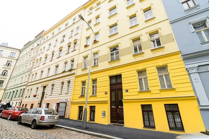 Old Town Apartments - Image 1