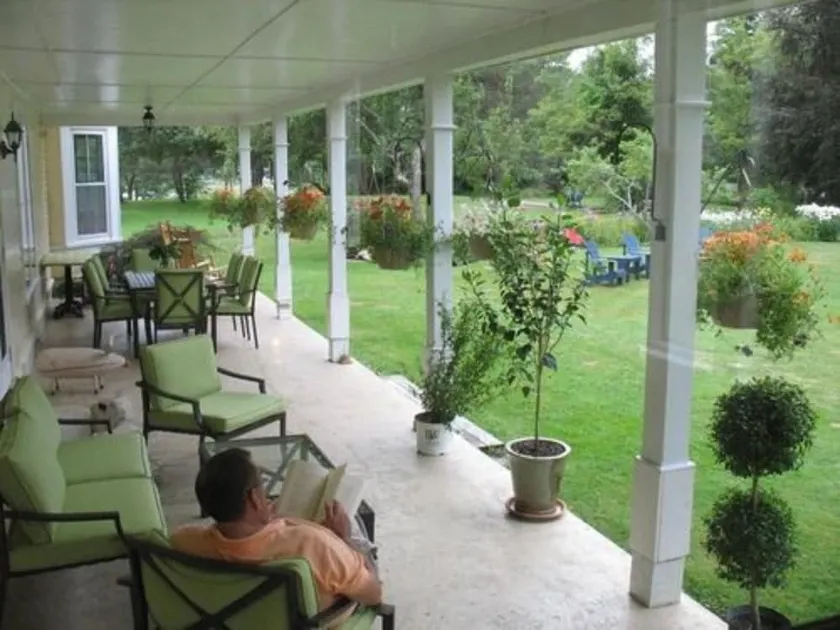 Hillsdale House Inn - Image 1