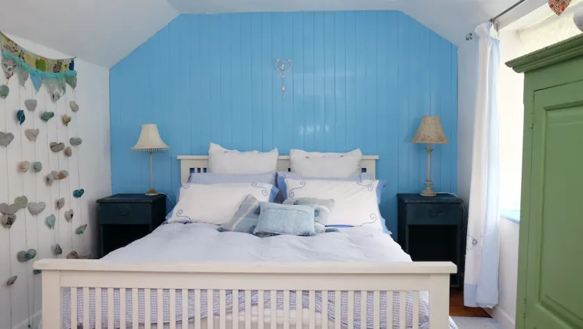 Wellspring Cottage nr Kynance Cove - Image 1