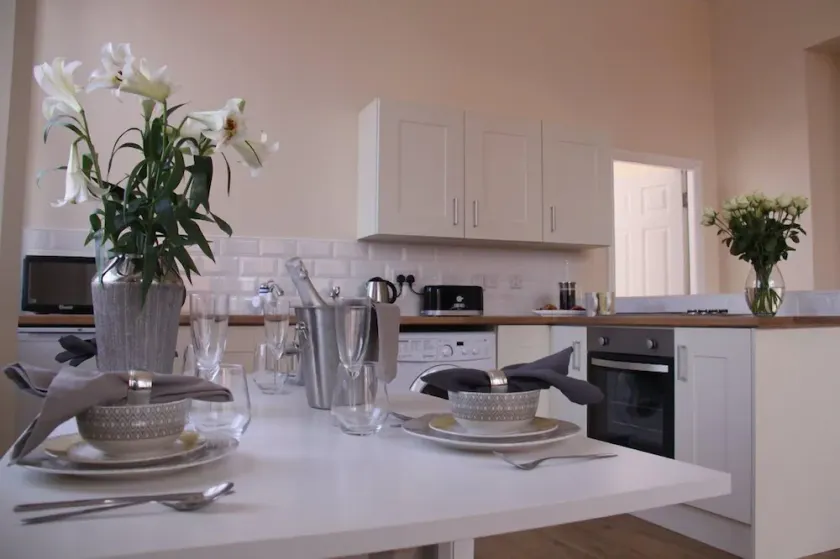 The Manchester St Petersgate - Sleeps up to 6 Close to Train Station Very Central - Image 1