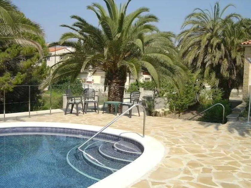 La Siesta 1 - Image 1