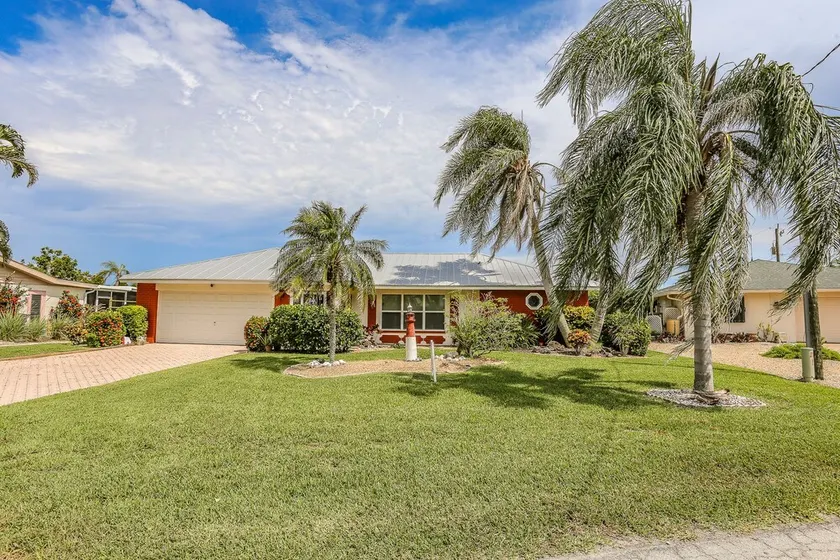250 Albatross Street - Image 1