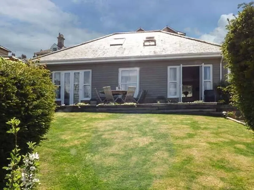 Carlton Cottage - Image 1