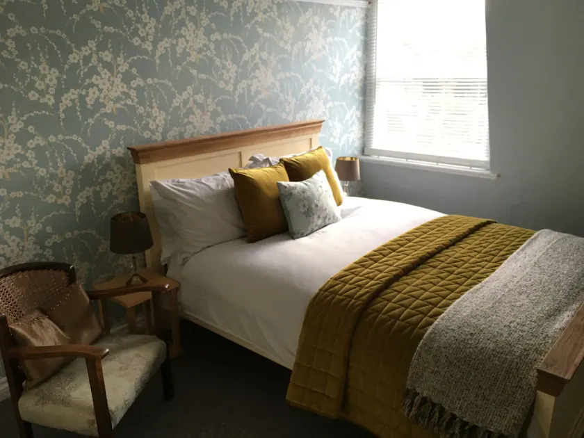 Chic City Centre Georgian Maisonette - Image 1