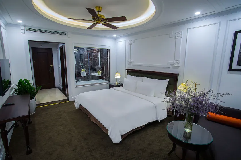 New Era Hotel & Villa - Image 1
