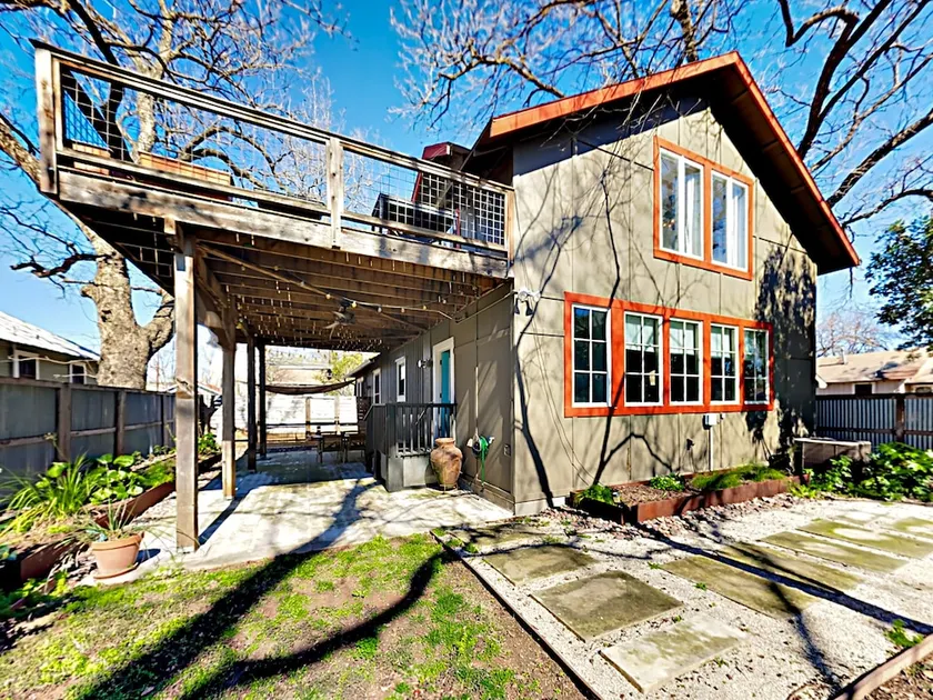 East Austin Bungalow - 3 Br Home - Image 1