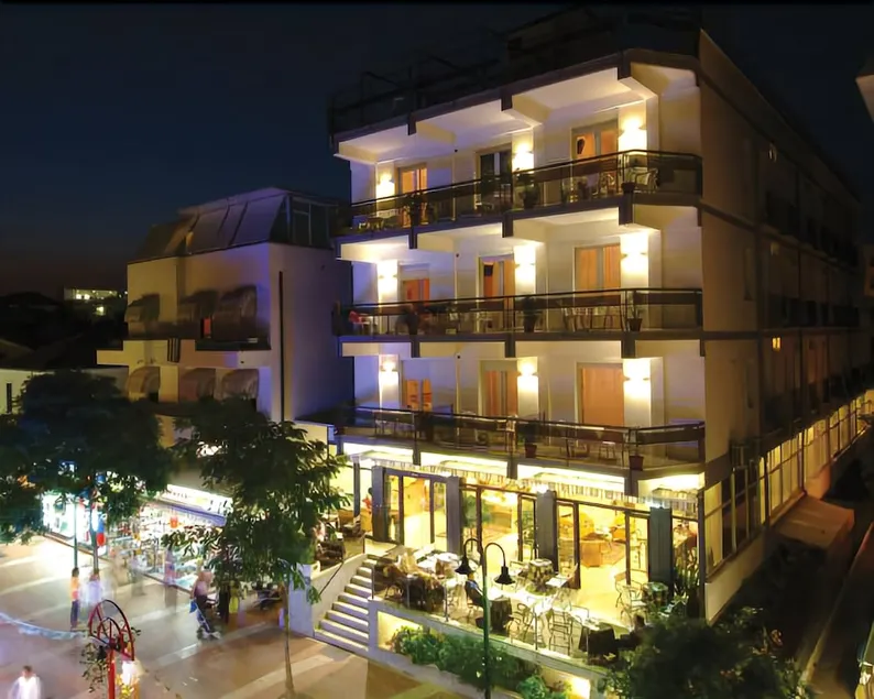 Hotel Major - Image 1