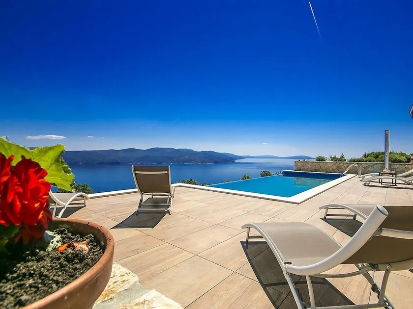 Modern Villa With Infinity Pool in Brsec - Image 1