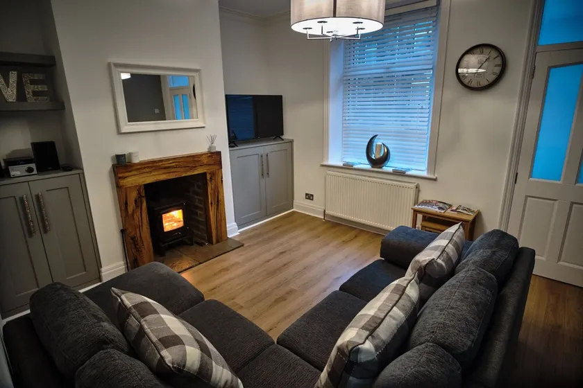 The Townhouse Simple2let Serviced Apartments - Image 1
