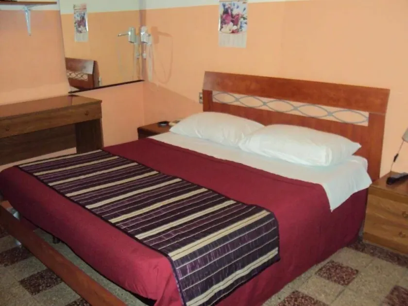 Hotel Mirage - Image 1