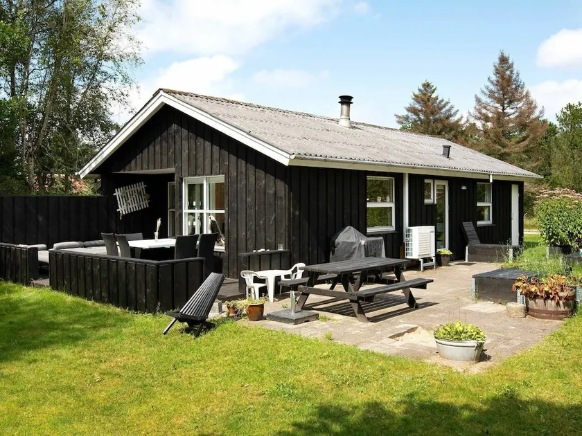 Luring Holiday Home in Ringkøbing With Terrace - Image 1