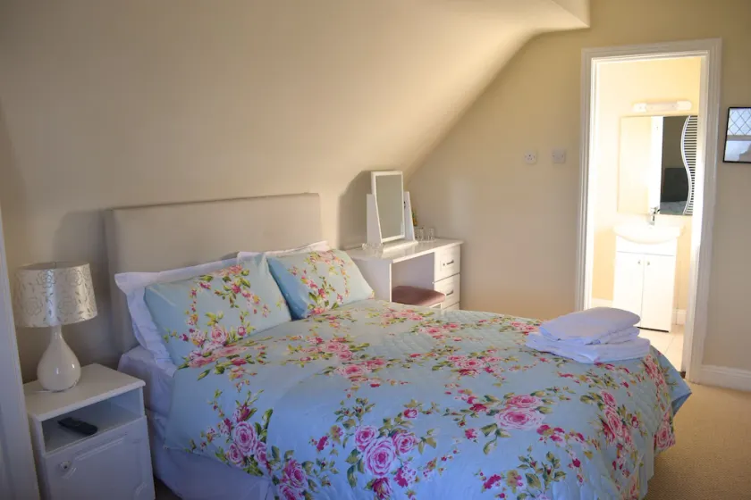 Fern Hill Guest House - Image 1