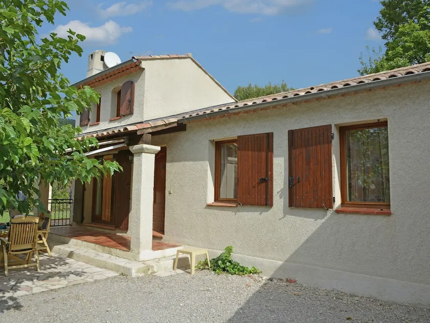 Pleasing Villa in Callas With Swimming Pool - Image 1