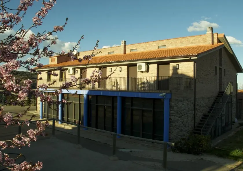 Hotel El Comendador De Anon - Image 1