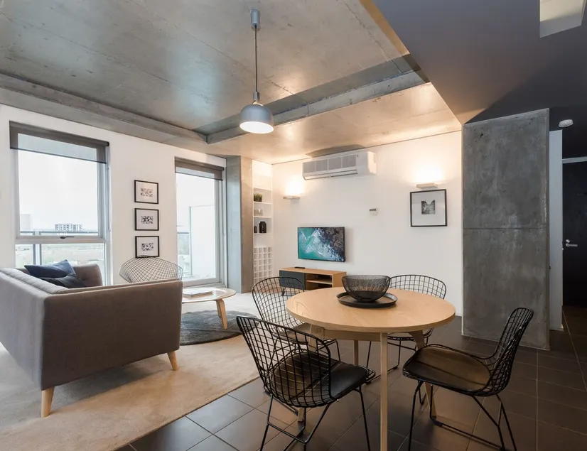 Luxury East Melbourne Apartment - Image 1