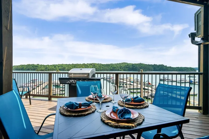 Luxury Lakehouse - Image 1