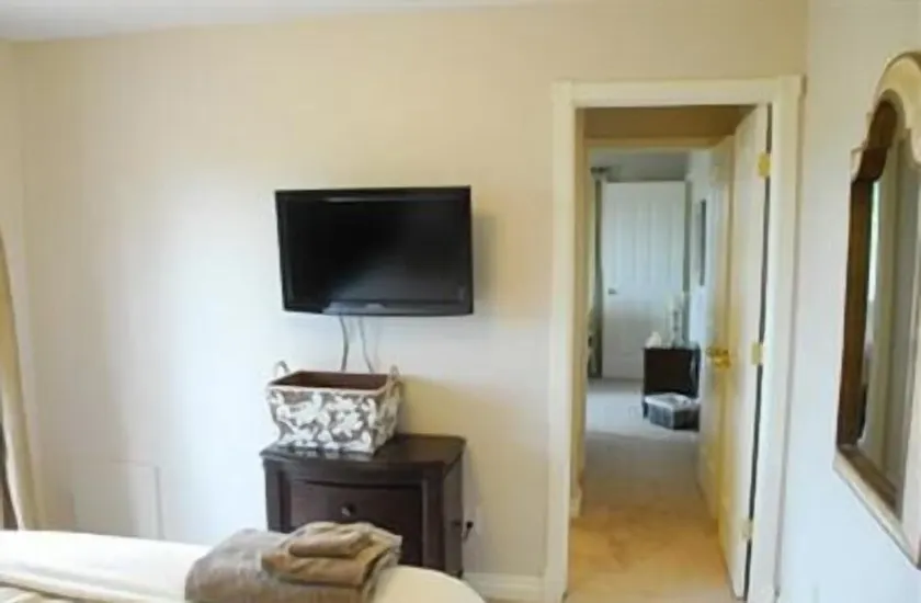 Riverview Bed & Breakfast - Image 1