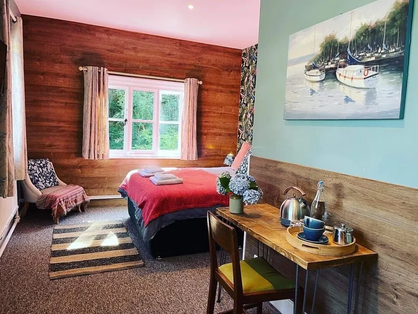 The Cottage Inn - Image 1