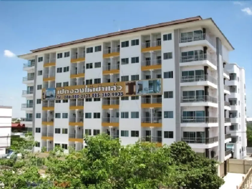 Suchart Leelawadee Home - Image 1
