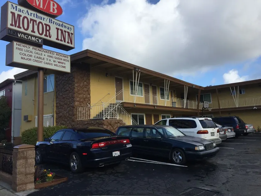 M B Motor Inn - Image 1