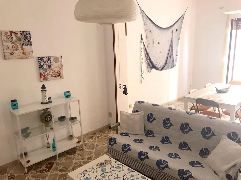 Apartment with 2 bedrooms in Ustica 2 km from the beach - Image 1