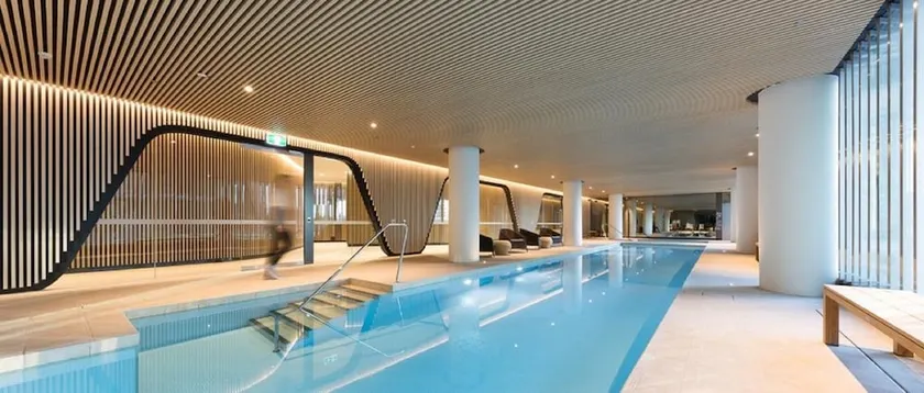 Onelife Docklands Luxury Apartment - Image 1