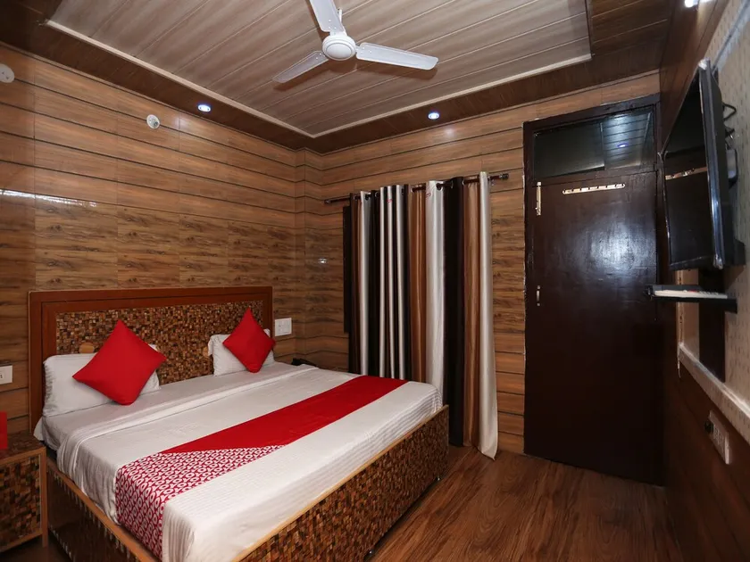Hotel Star By OYO Rooms - Image 1