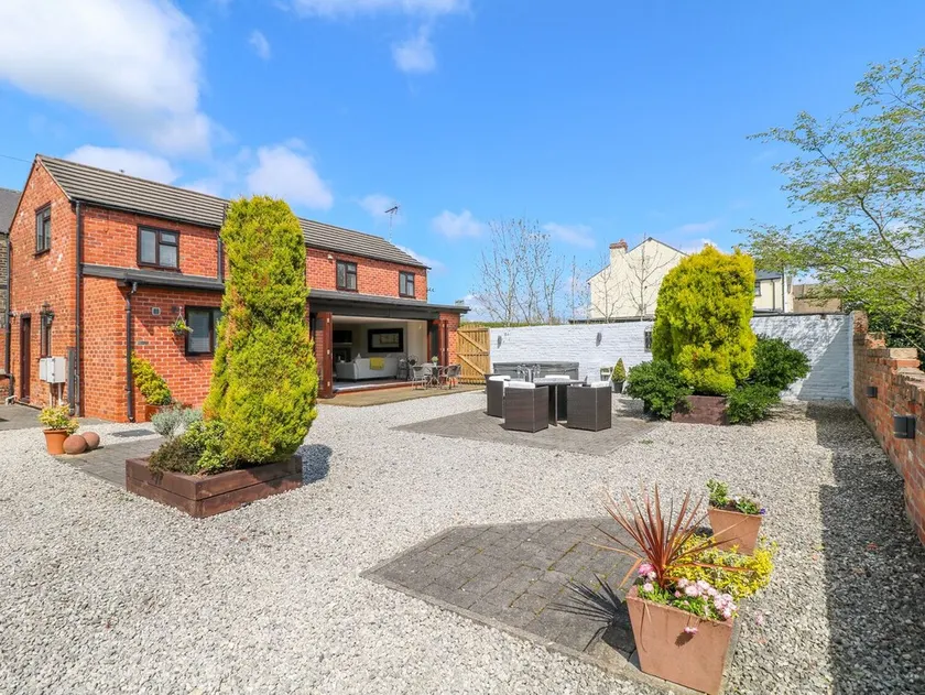Netherfield Cottage - Image 1