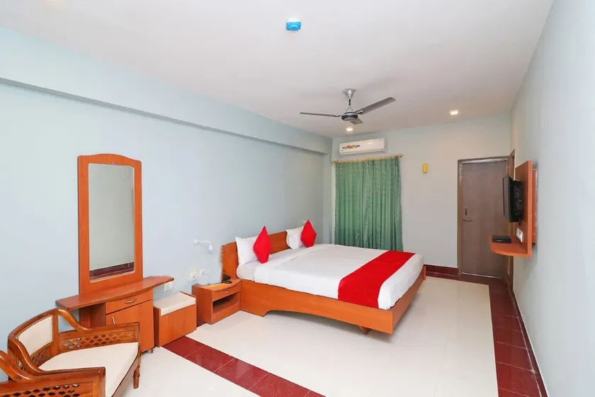Goroomgo Shree Gajanana Puri - Near Temple and Walkable Distance From Swargadwar Golden Sea Beach - Image 1