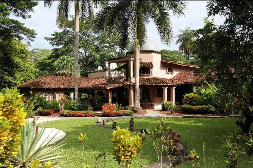 Forest Hills Suites - Image 1
