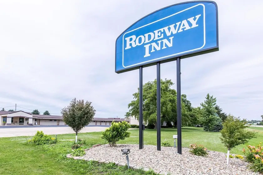 Rodeway Inn - Image 1