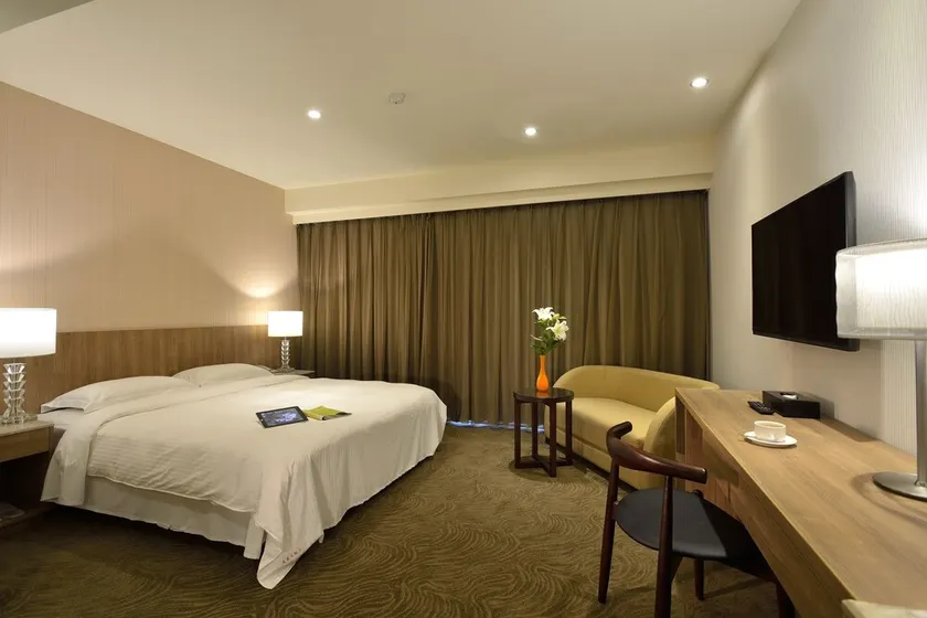 Yolai Hotel - Image 1