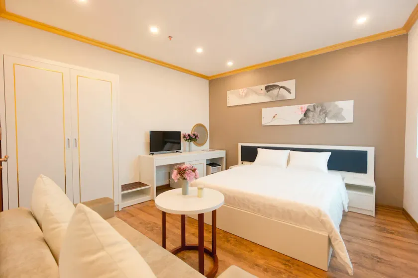 Honeymoon Hotel & Apartment - Image 1