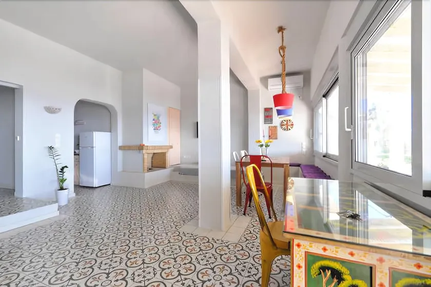 Beachfront Apartment Downtown close to Athens Airport - Image 1