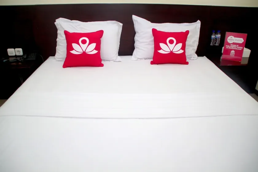 Family Guest House Surabaya by ZEN Rooms - Image 1