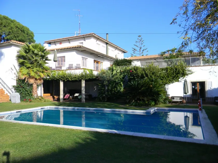 Gavina Mar B&B Hotel - Image 1