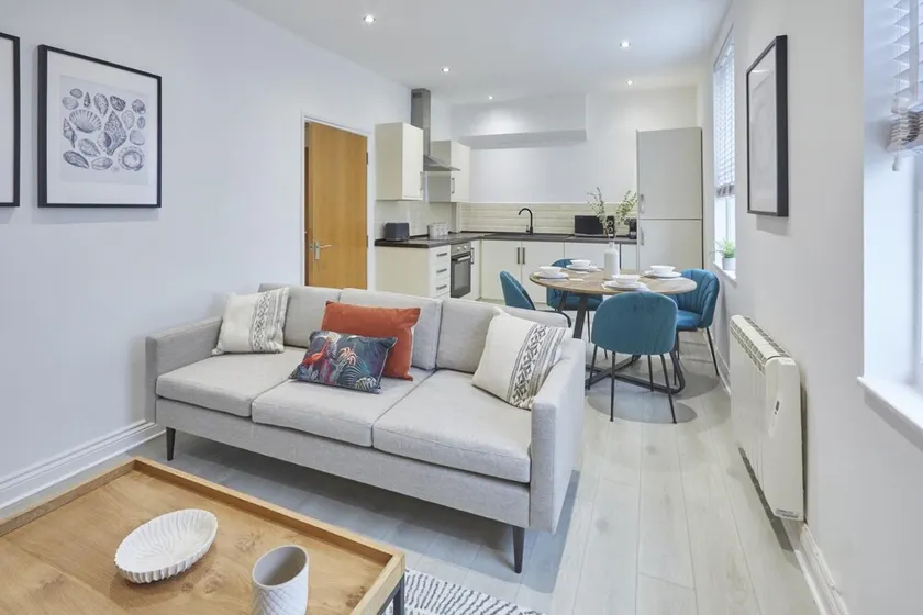 Host Stay Apartment 5 North Quay - Image 1