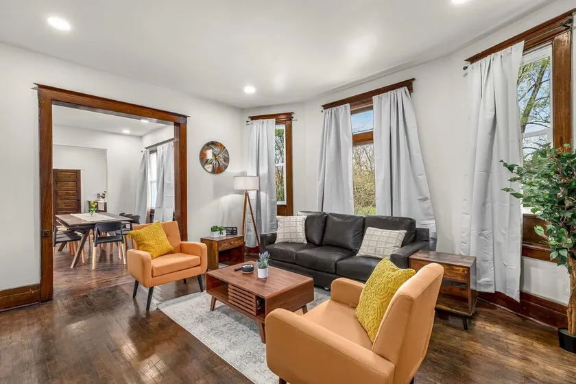 Gorgeous West Village Stunner 5 Bedroom Home by RedAwning - Image 1