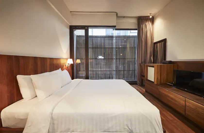 Luxx at Silom - Image 1