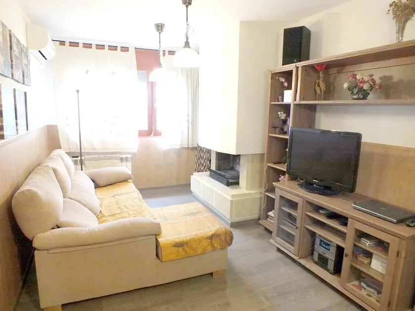 Apartment With in Peramola With Wifi - Image 1