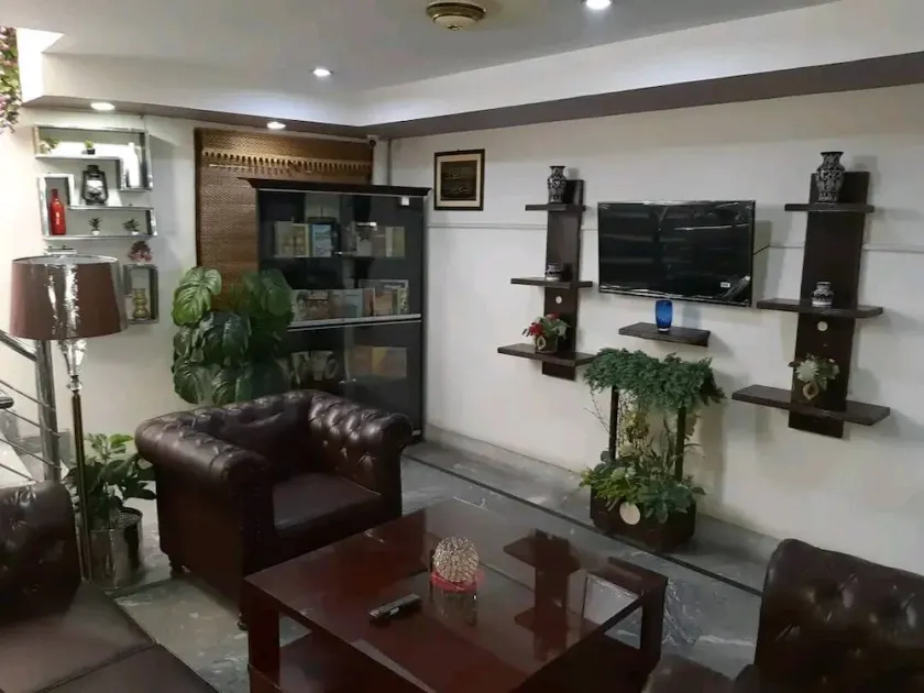 Royal Residency Hotel Multan - Image 1