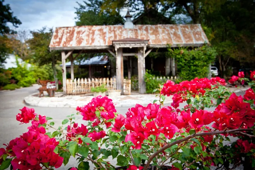 Gruene Mansion Inn - Image 1