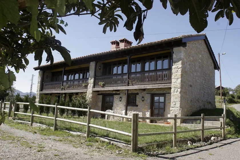 Apartamentos Rurales La Torea - Image 1