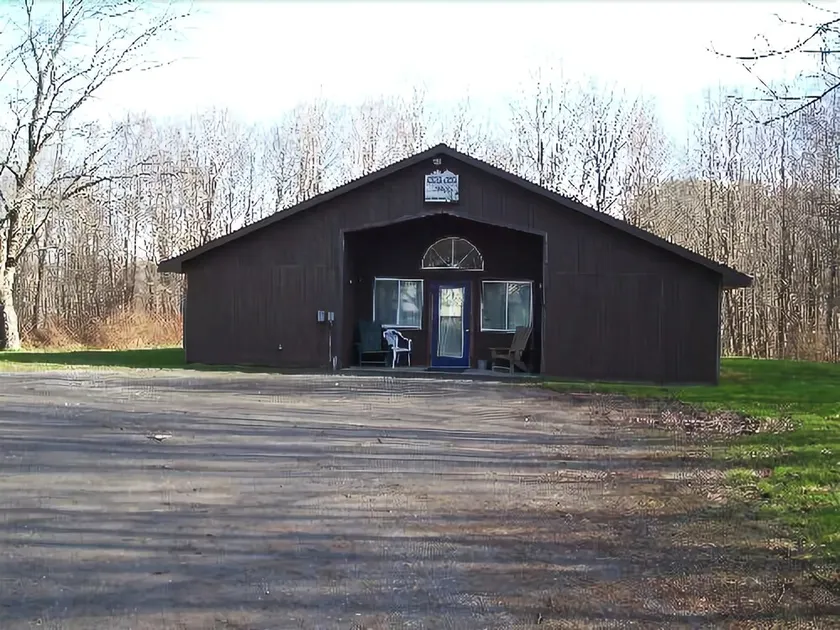 Feeder Creek Lodge and Cabin - Image 1