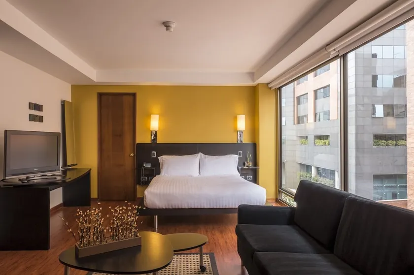 Hotel Lugano Suites - Image 1