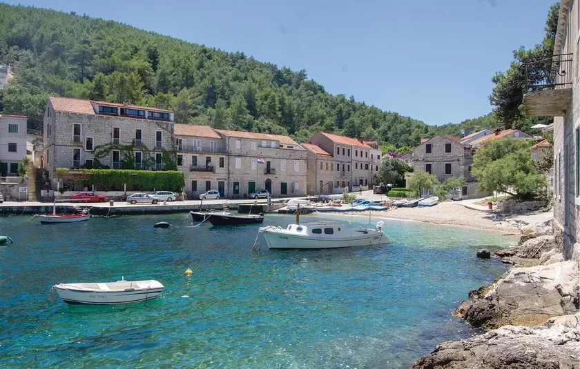 Beautiful Apartment in Prigradica With Wifi - Image 1