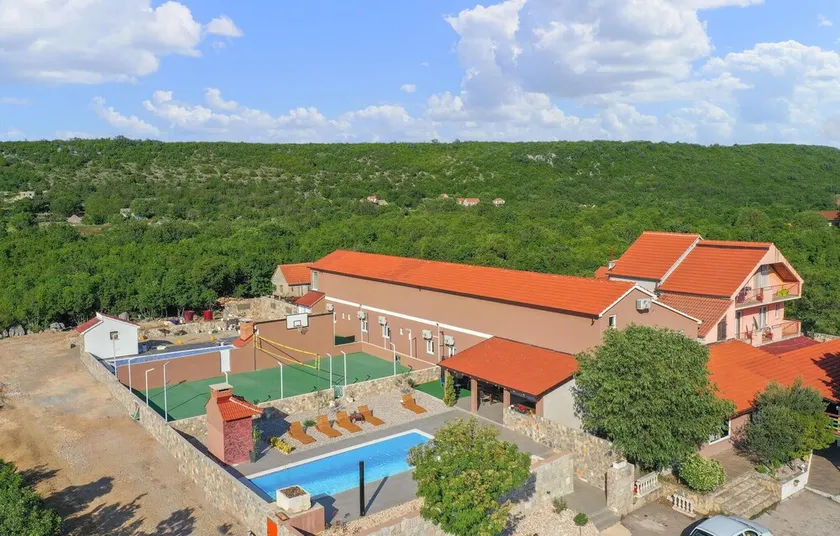Beautiful Home in Ugljane With Outdoor Swimming Pool, Wifi and 5 Bedrooms - Image 1