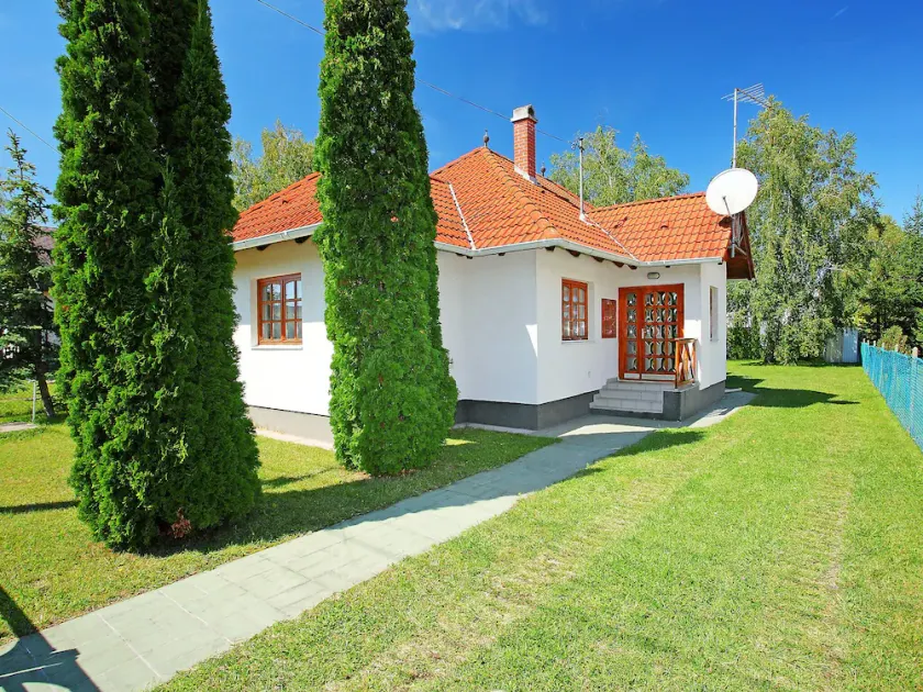 Maria Balatonm Riaf rd - Image 1